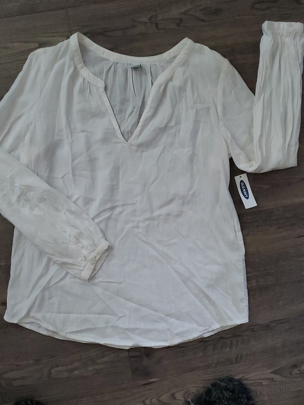 Old Navy Ivory V-Neck Long-Sleeve Peasant Blouse
